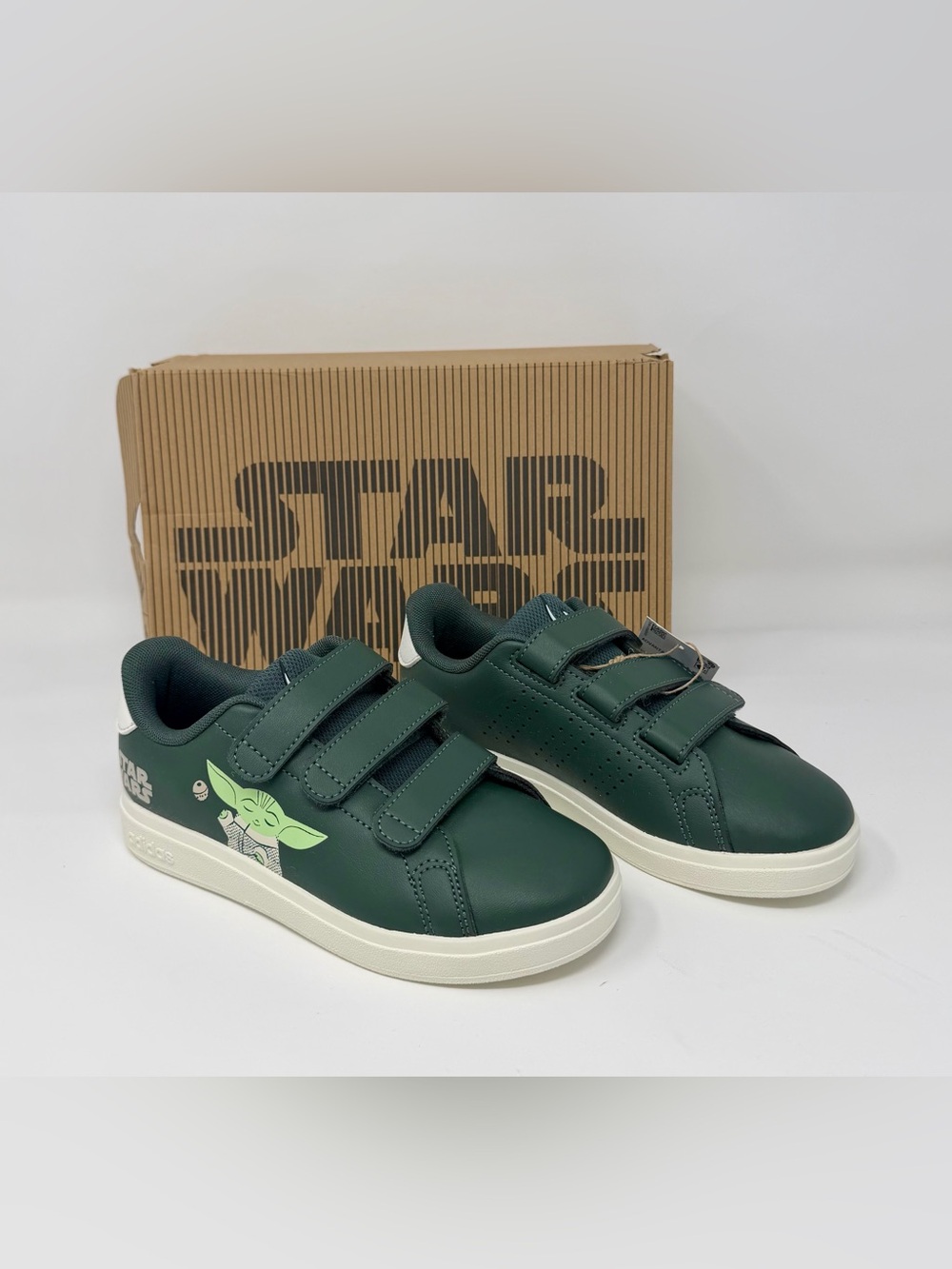 New Adidas Advantage Mandalorian Grogue Star Wars Boys Tennis Shoe 13 IH6253